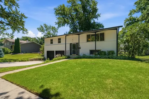917 East Morris Drive Palatine IL 60074
