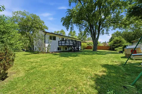 917 East Morris Drive Palatine IL 60074