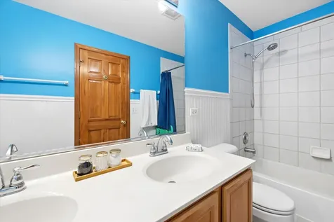 1674 Rolling Hills Drive Crystal Lake IL 60014