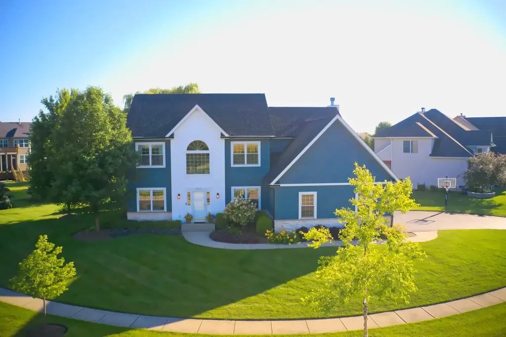 5243 Greenshire Circle Lake In The Hills IL 60156
