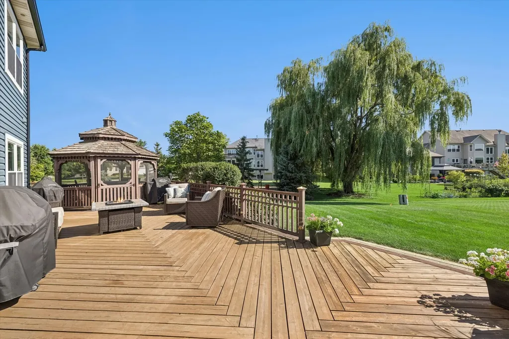 5243 Greenshire Circle Lake In The Hills IL 60156