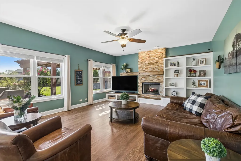 5243 Greenshire Circle Lake In The Hills IL 60156