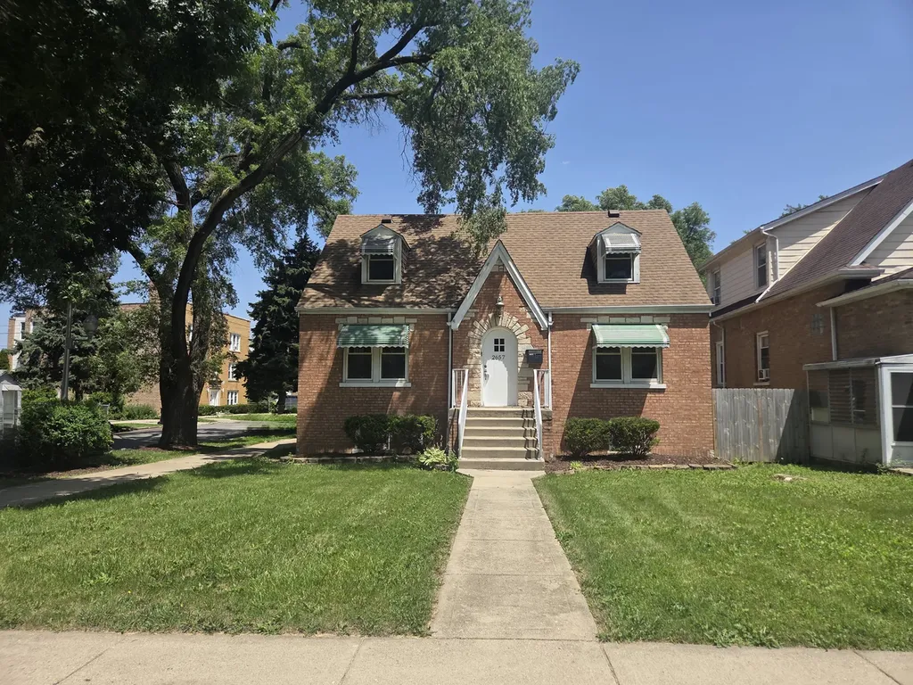 2657 North Sayre Avenue Chicago IL 60707