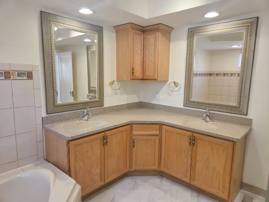 2657 North Sayre Avenue Chicago IL 60707
