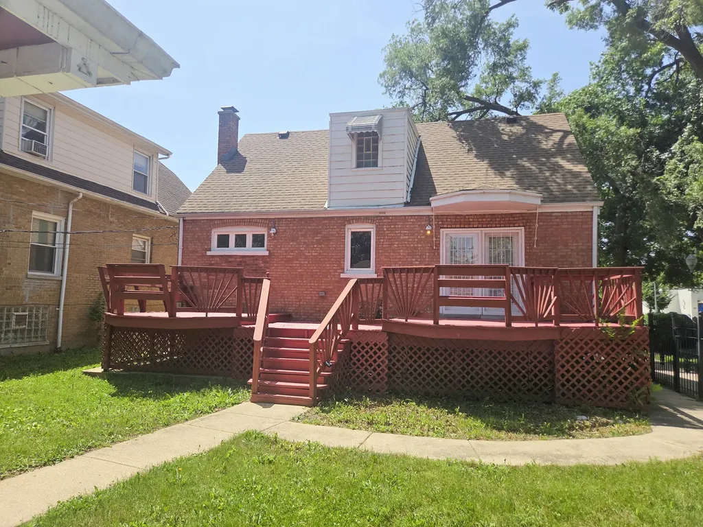 2657 North Sayre Avenue Chicago IL 60707