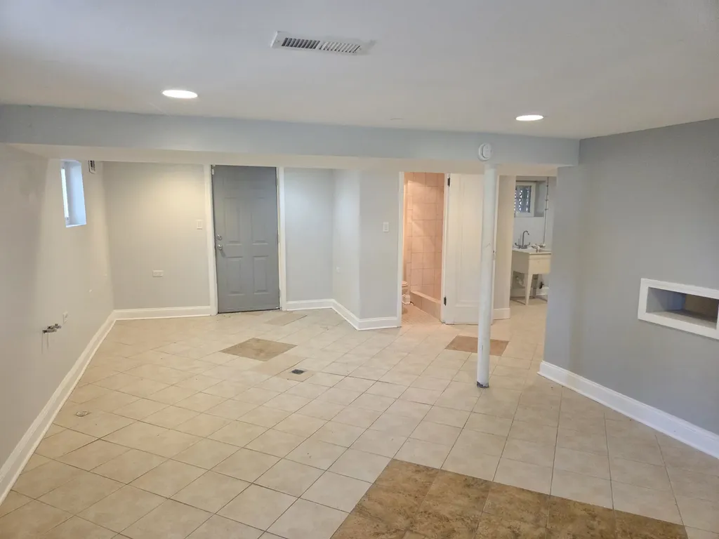 2657 North Sayre Avenue Chicago IL 60707