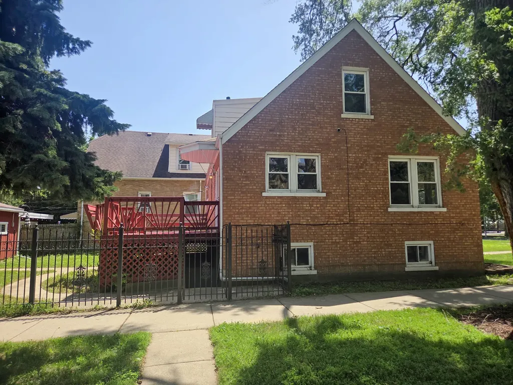 2657 North Sayre Avenue Chicago IL 60707