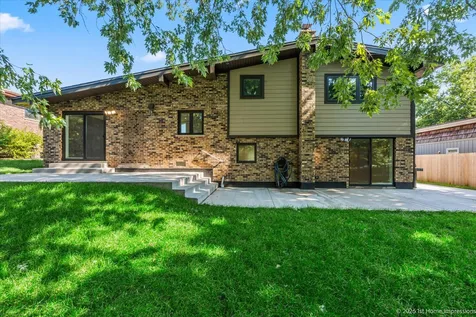 9039 Windsor Drive Palos Hills IL 60465