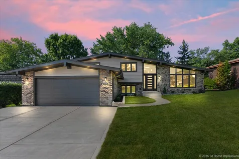 9039 Windsor Drive Palos Hills IL 60465