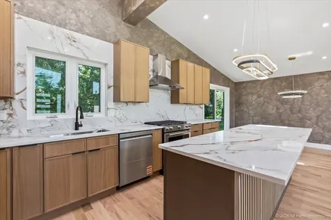 9039 Windsor Drive Palos Hills IL 60465