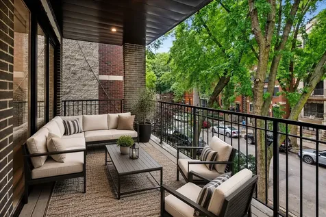 1529 North Hudson Avenue Chicago IL 60610