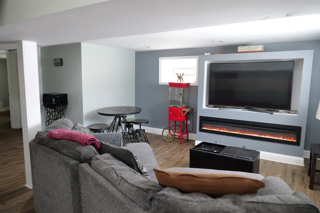 3223 West 84th Place Chicago IL 60652
