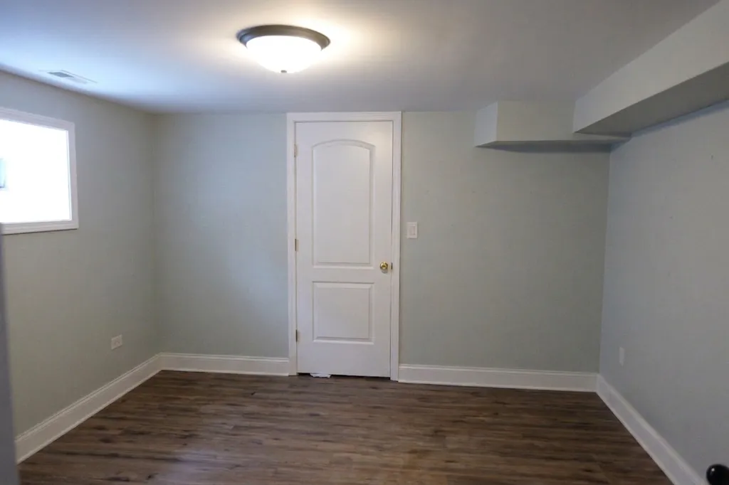 3223 West 84th Place Chicago IL 60652
