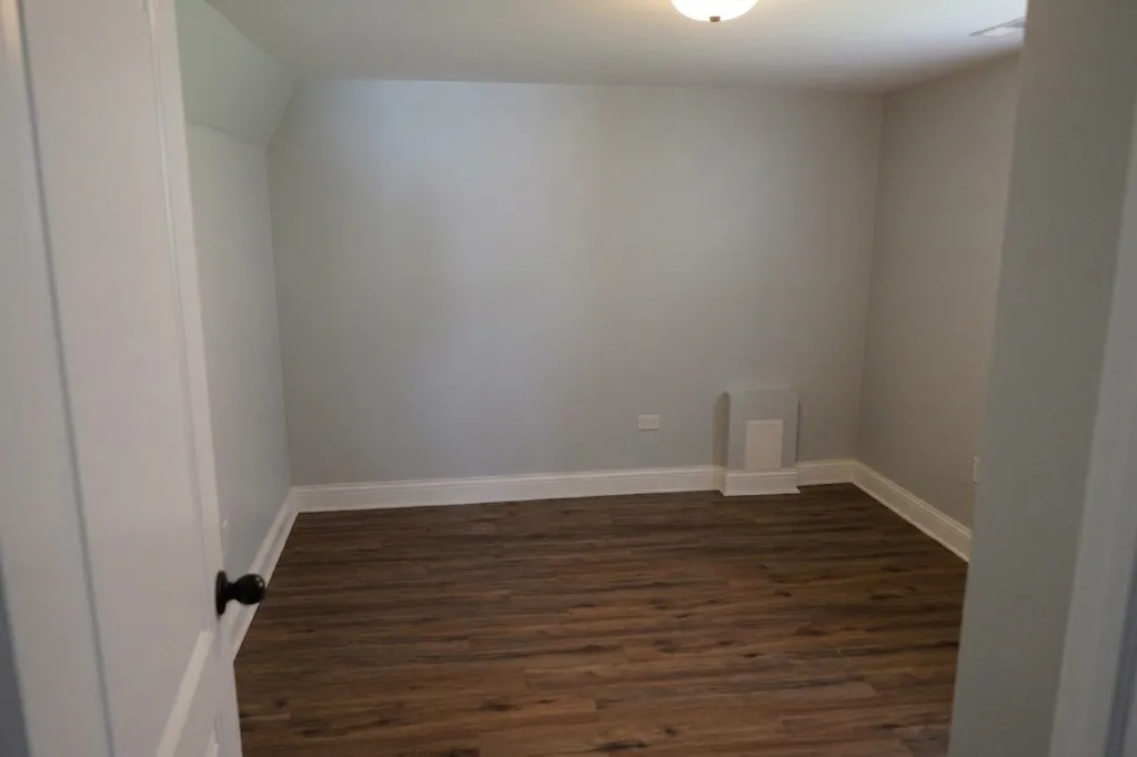 3223 West 84th Place Chicago IL 60652