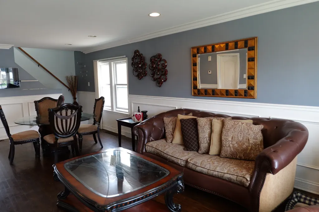 3223 West 84th Place Chicago IL 60652