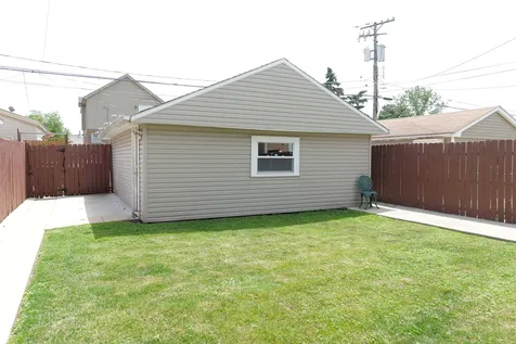 3223 West 84th Place Chicago IL 60652