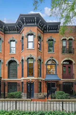 24 West Chestnut Street Chicago IL 60610