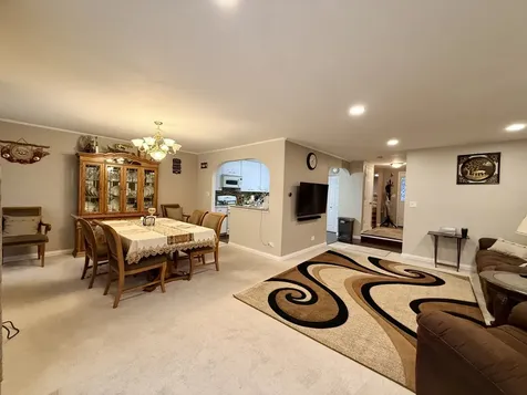 534 Hummingbird Lane Deerfield IL 60015