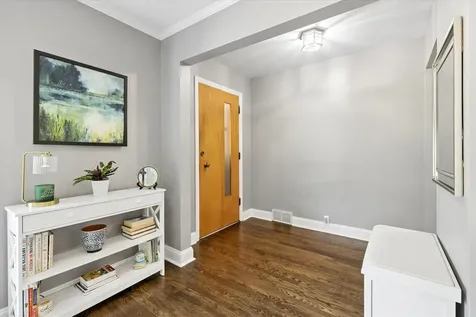 404 South See Gwun Avenue Mount Prospect IL 60056