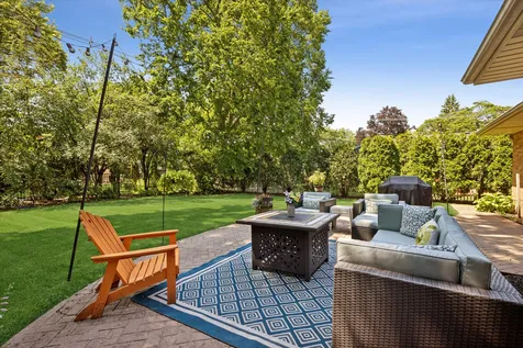 404 South See Gwun Avenue Mount Prospect IL 60056