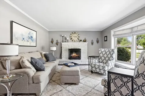 404 South See Gwun Avenue Mount Prospect IL 60056
