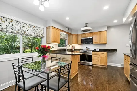 404 South See Gwun Avenue Mount Prospect IL 60056