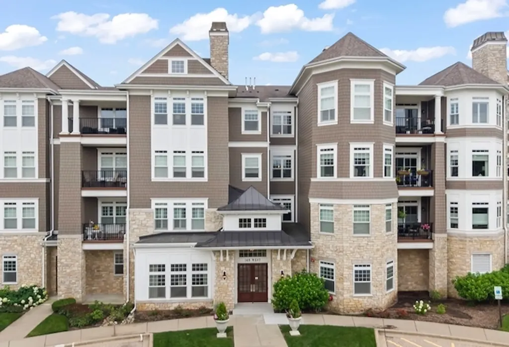 149 West Kennedy Lane Hinsdale IL 60521