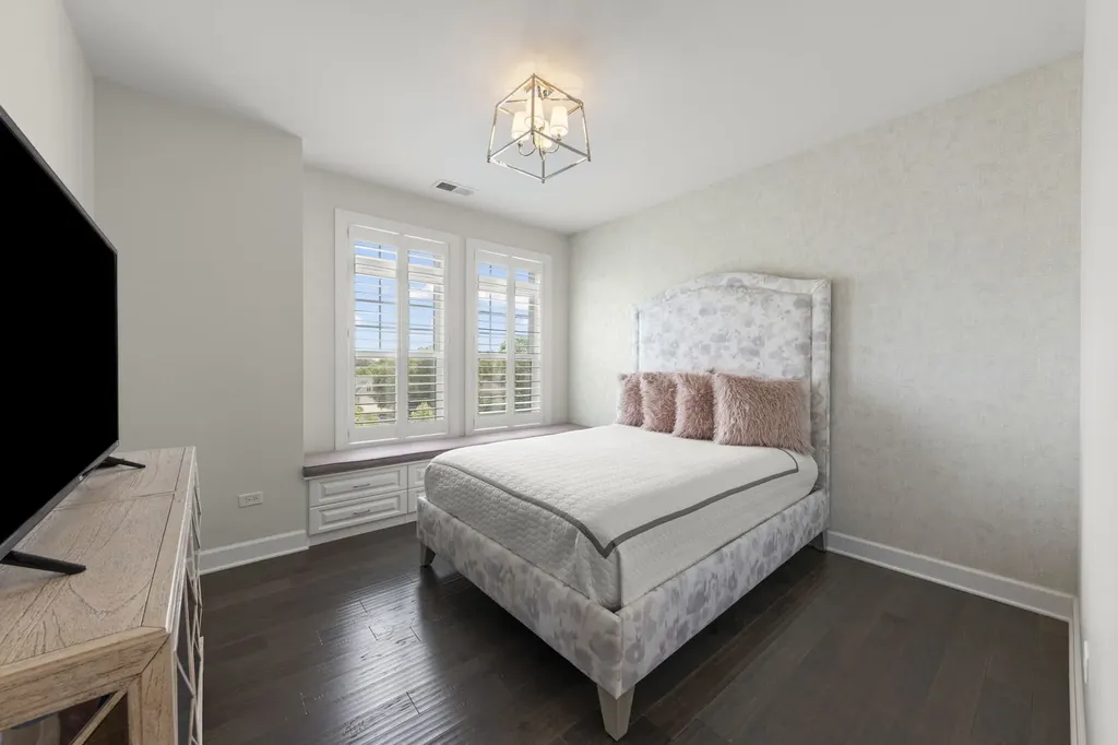 149 West Kennedy Lane Hinsdale IL 60521