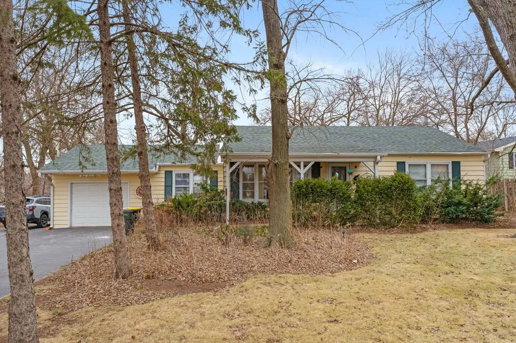4715 West Crystal Lake Road Mchenry IL 60050