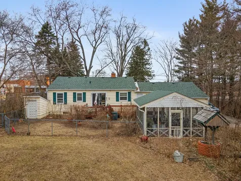 4715 West Crystal Lake Road Mchenry IL 60050