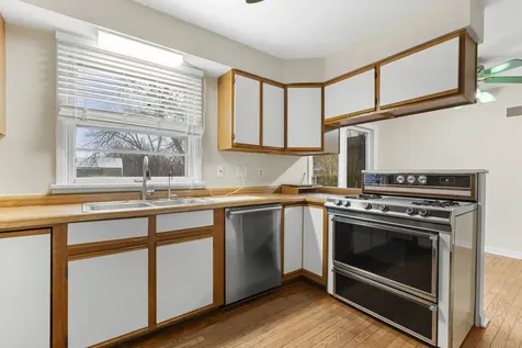 4715 West Crystal Lake Road Mchenry IL 60050