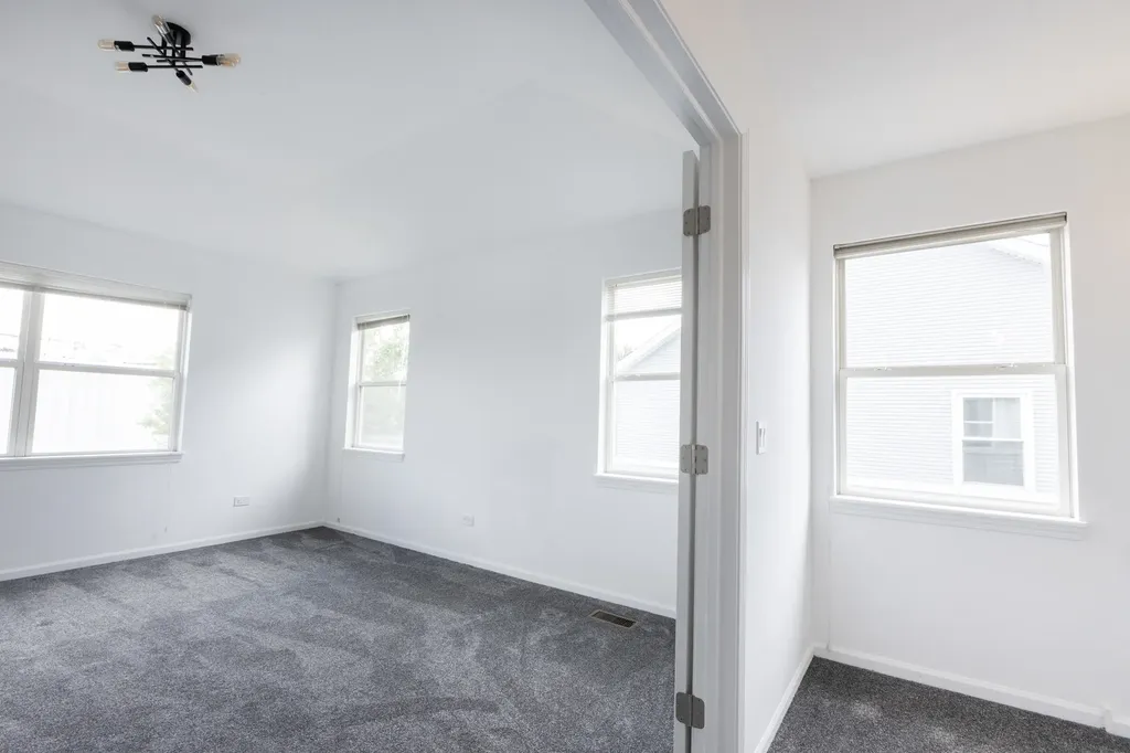 4257 North Kolmar Avenue Chicago IL 60641