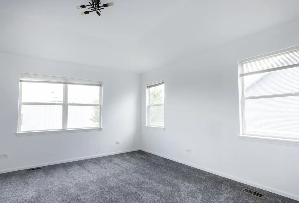 4257 North Kolmar Avenue Chicago IL 60641