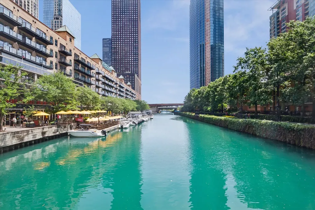 440 North Mcclurg Court Chicago IL 60611