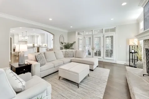 1871 West Salisbury Lane Lake Forest IL 60045