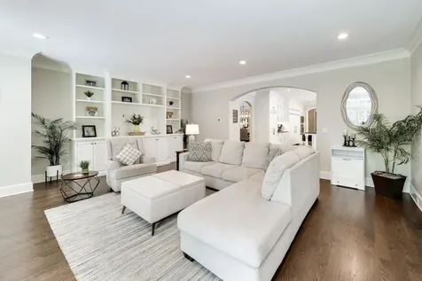 1871 West Salisbury Lane Lake Forest IL 60045