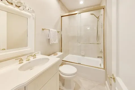 1871 West Salisbury Lane Lake Forest IL 60045