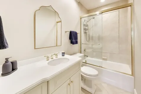 1871 West Salisbury Lane Lake Forest IL 60045