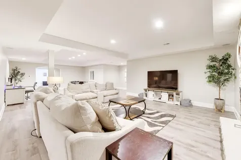 1871 West Salisbury Lane Lake Forest IL 60045