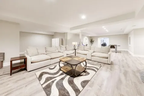 1871 West Salisbury Lane Lake Forest IL 60045