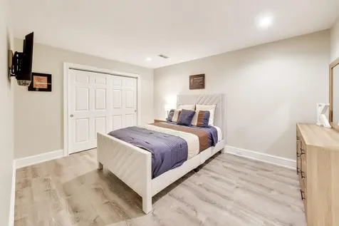 1871 West Salisbury Lane Lake Forest IL 60045
