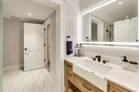 1871 West Salisbury Lane Lake Forest IL 60045