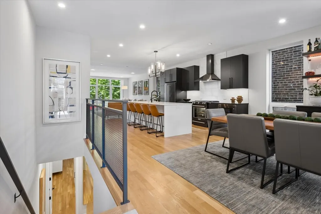 2719 West Haddon Avenue Chicago IL 60622
