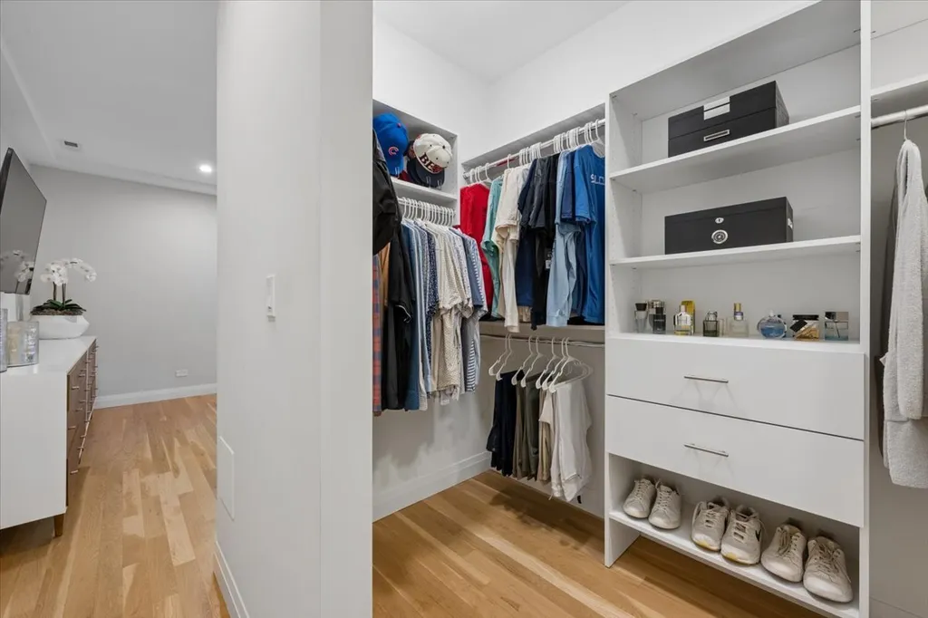 2719 West Haddon Avenue Chicago IL 60622