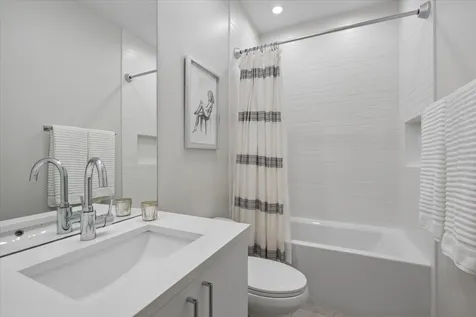 2719 West Haddon Avenue Chicago IL 60622