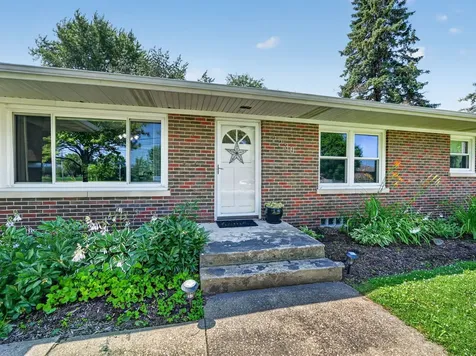 2230 North 1st Street Dekalb IL 60115
