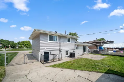 10403 Barnard Drive Chicago Ridge IL 60415