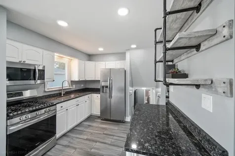 10403 Barnard Drive Chicago Ridge IL 60415