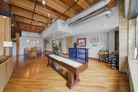 1728 North Damen Avenue Chicago IL 60647