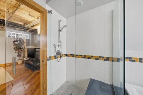 1728 North Damen Avenue Chicago IL 60647